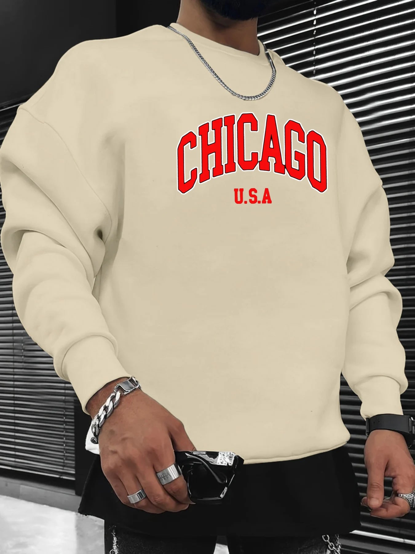 Men's autumn and winter fashionable casual loose CHICAGO USA letter graphic printed long sleeved round neck sweatshirt