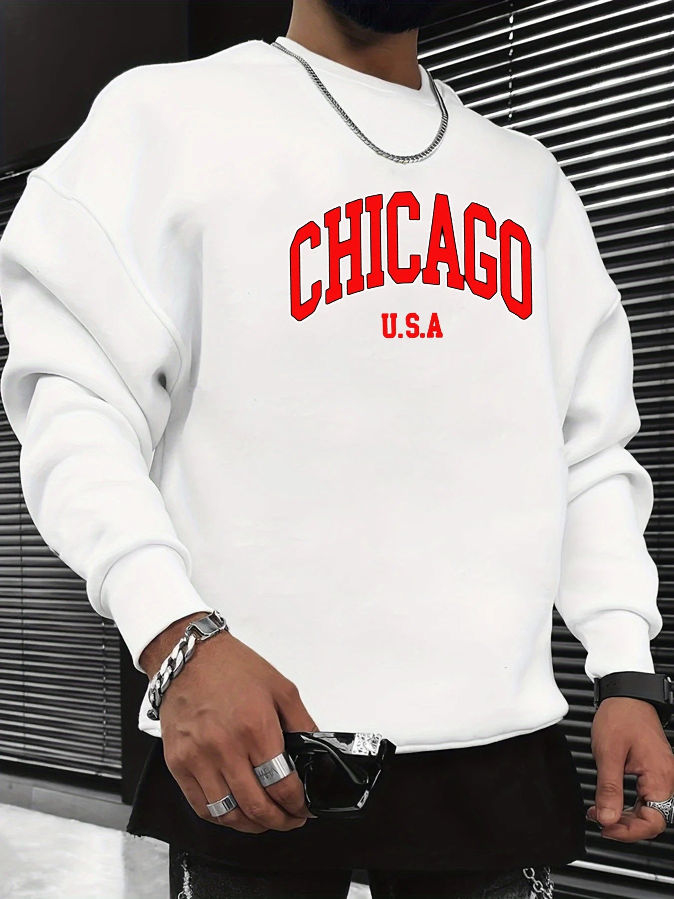 Men's autumn and winter fashionable casual loose CHICAGO USA letter graphic printed long sleeved round neck sweatshirt